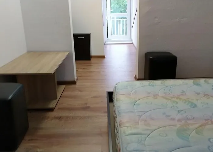 Самостоятелен Етаж От Къща За Гости